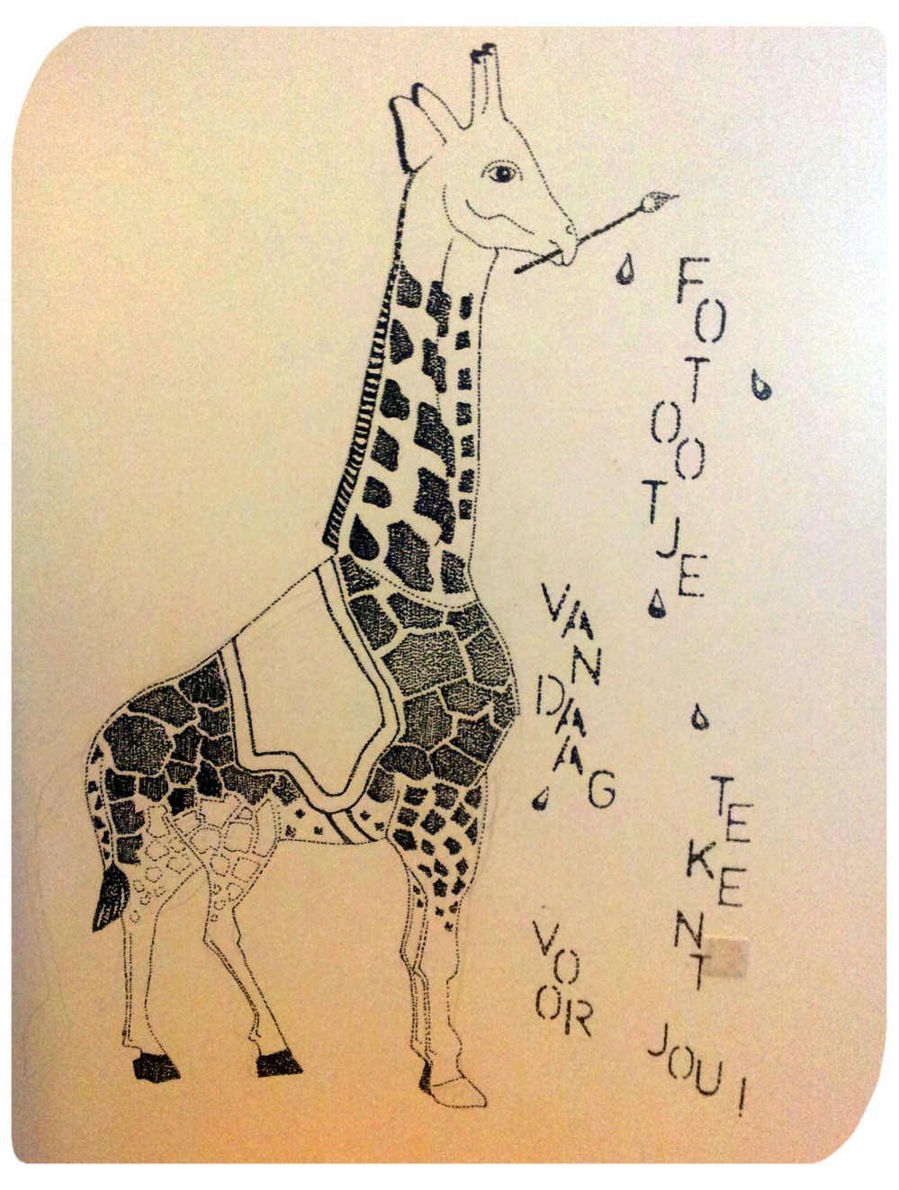 Fotootje Vandaag strooit tekeningen.